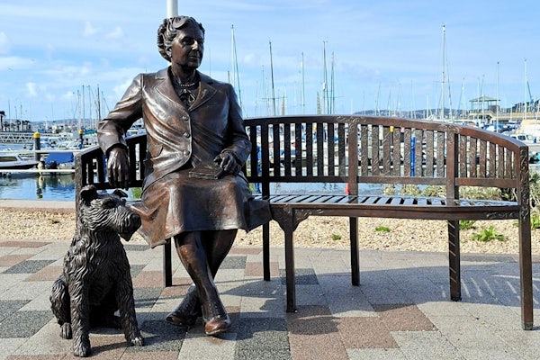 Agatha Christie Sculpture: A Puzzle