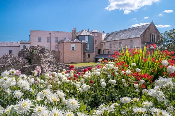 Torre Abbey Gardens: A Puzzle